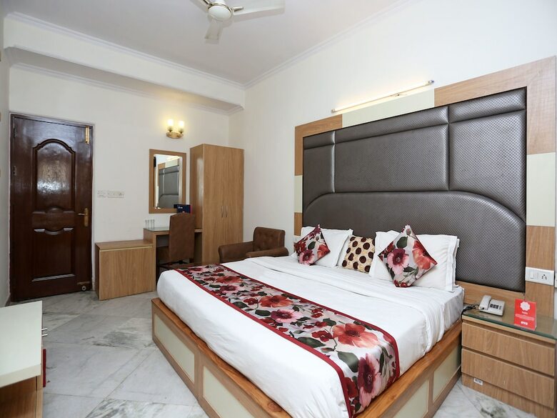 Oyo 1879 Hotel Imperial Inn