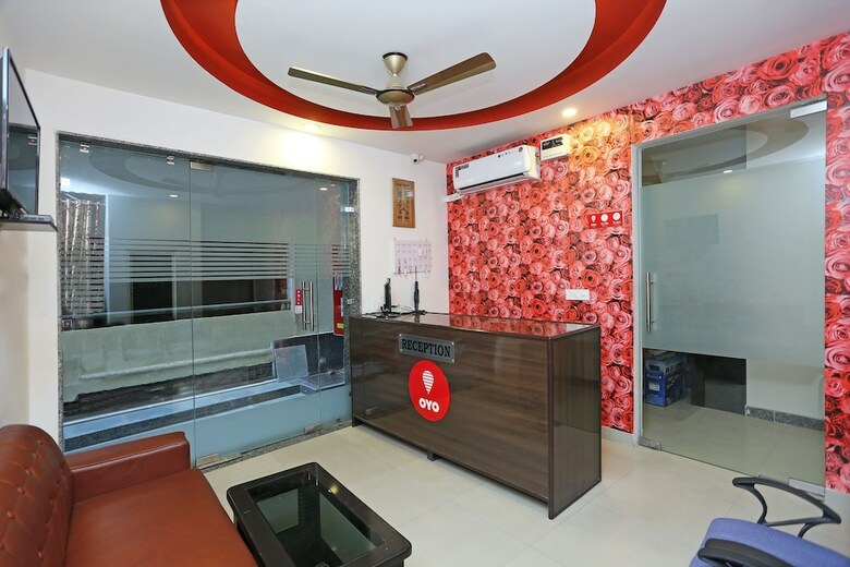 Oyo 11384 Hotel Diamond Blue