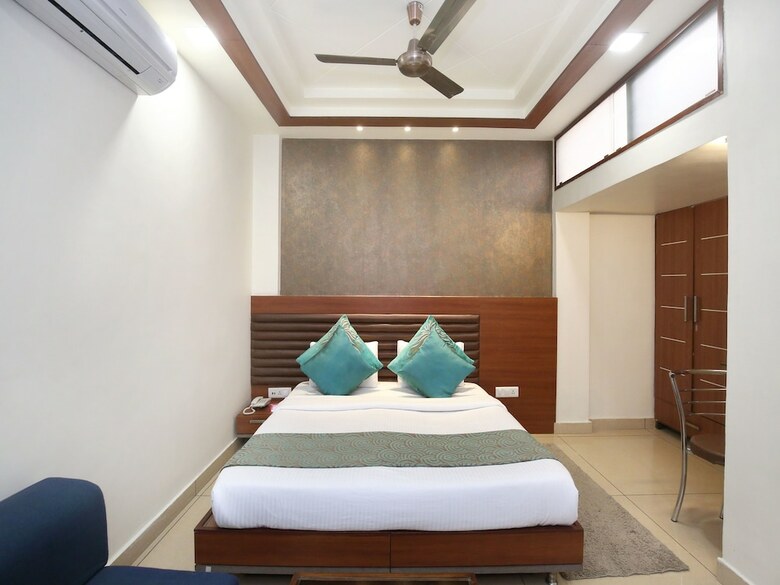 Oyo 2860 Hotel 24x7 Inn