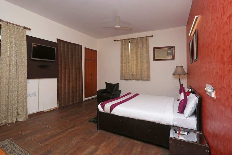 Oyo 11361 Hotel Park Residency