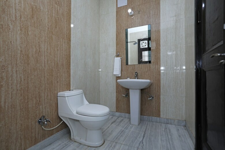 Oyo 11606 Hotel K R Group