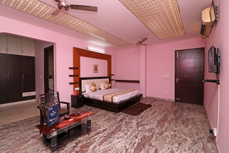 Hotel Oyo 10665 Sector 20