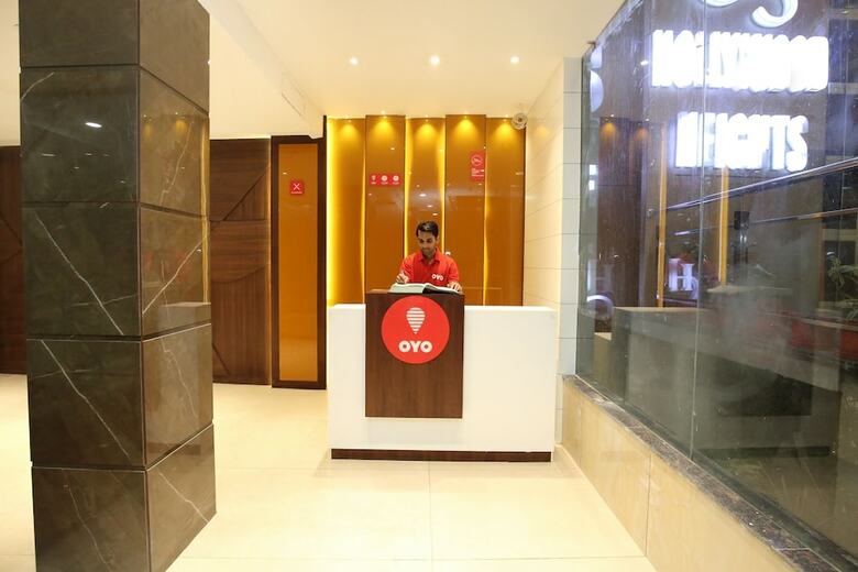 Oyo 11680 Hotel Grand Star