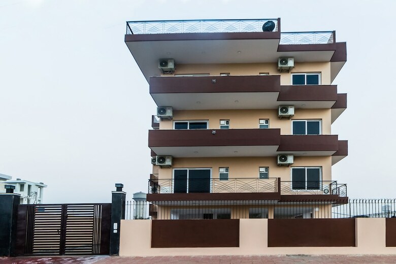 Hotel Oyo 4228 Heritage Regency
