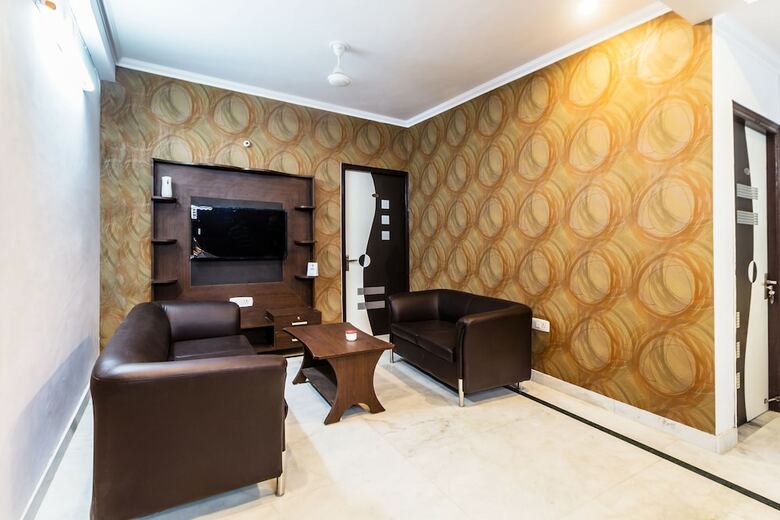 Hotel Oyo 4228 Heritage Regency