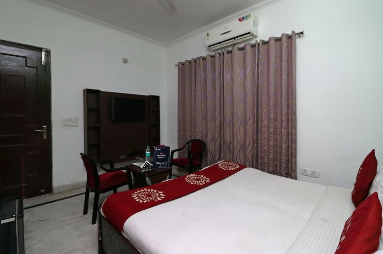 Hotel Oyo 4228 Heritage Regency