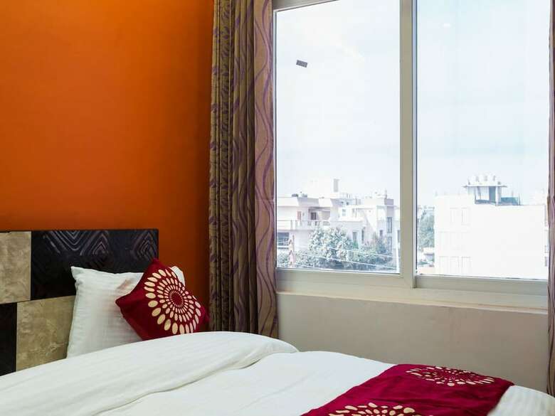 Hotel Oyo 4228 Heritage Regency