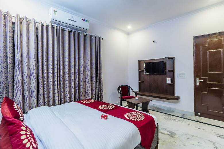Hotel Oyo 4228 Heritage Regency