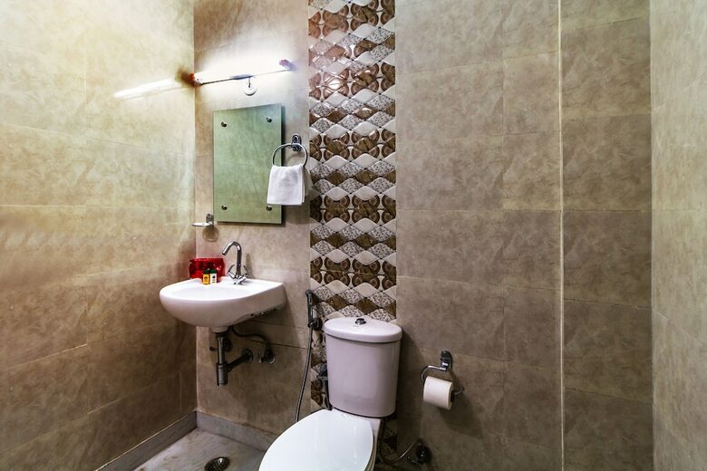 Hotel Oyo 4228 Heritage Regency