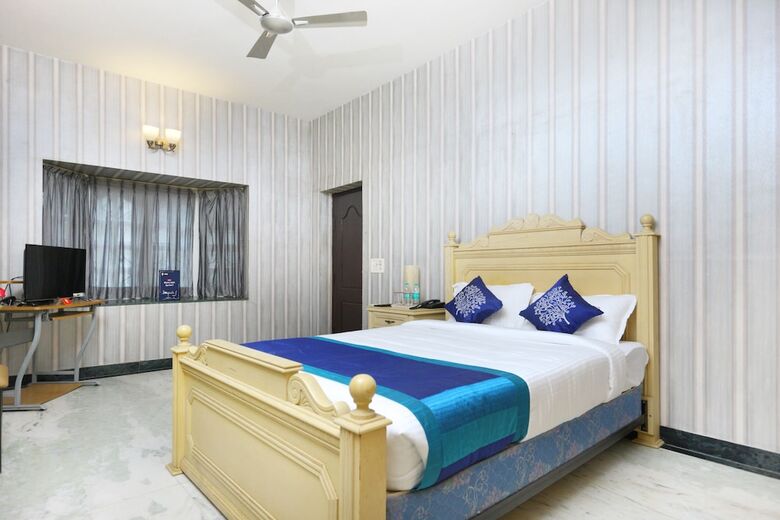 Hotel Oyo 10952 Maple Inn