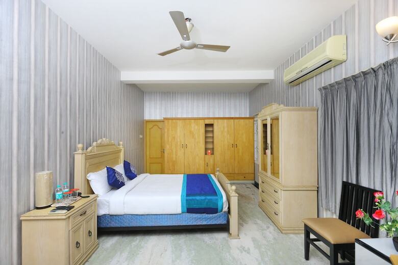 Hotel Oyo 10952 Maple Inn