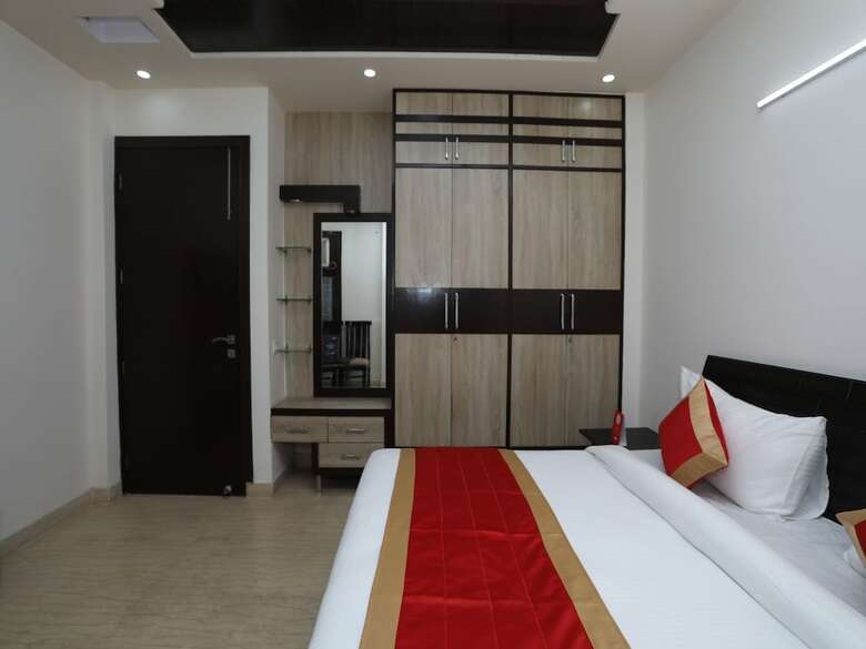 Oyo 10960 Hotel Royal India