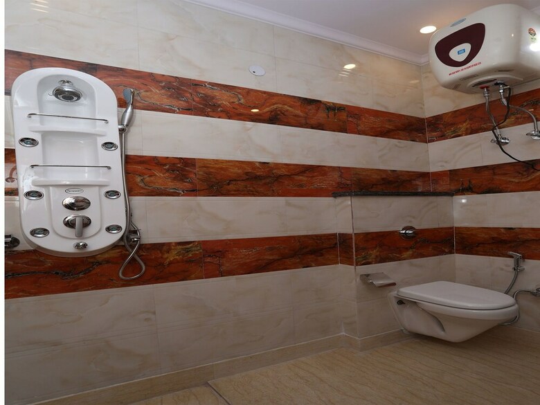 Oyo 10960 Hotel Royal India
