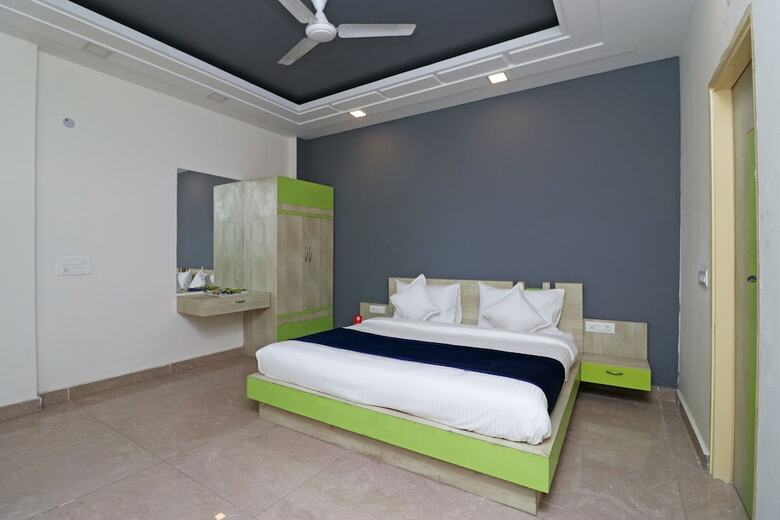Oyo 10668 Hotel Viditva 3