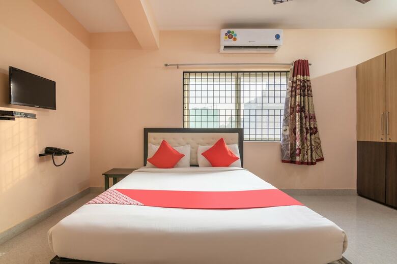 Hotel Oyo 11419 Surya Residency
