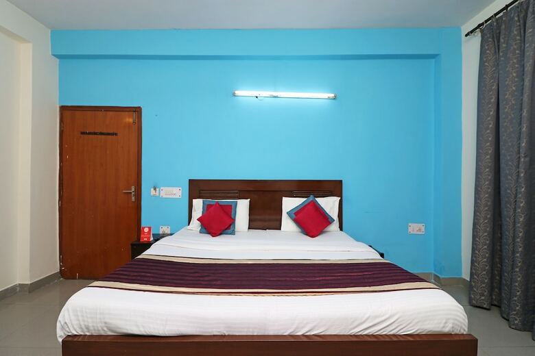 Oyo 10662 Hotel Akash Palace