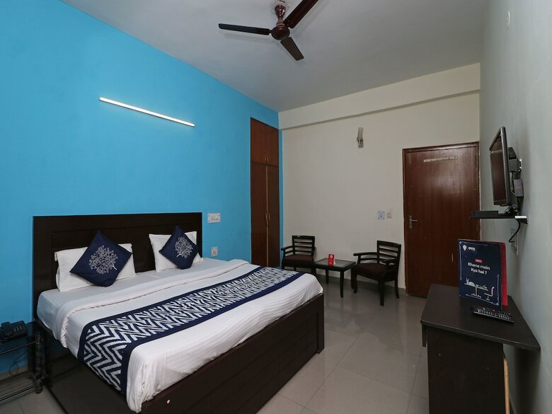 Oyo 10662 Hotel Akash Palace