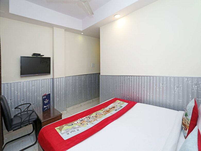 Oyo 4882 Hotel Golden Park