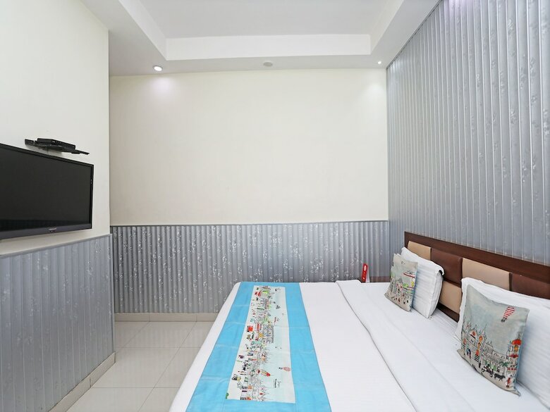 Oyo 4882 Hotel Golden Park