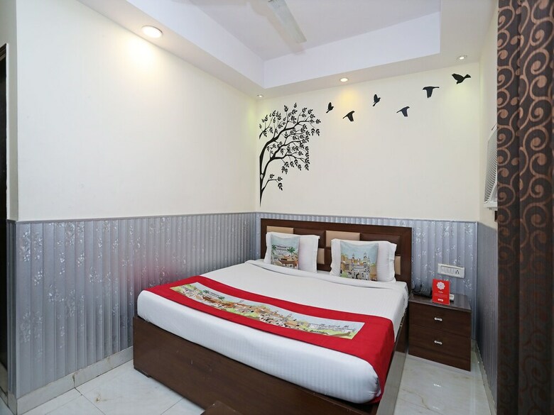 Oyo 4882 Hotel Golden Park
