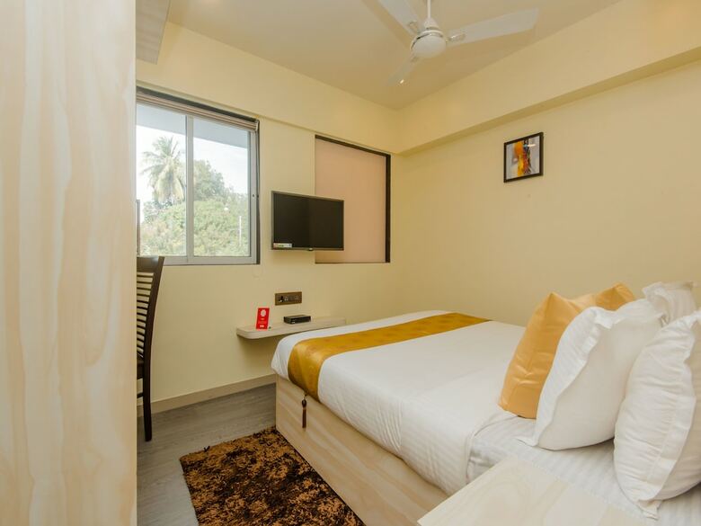 Oyo 10899 Hotel Meadow Inn