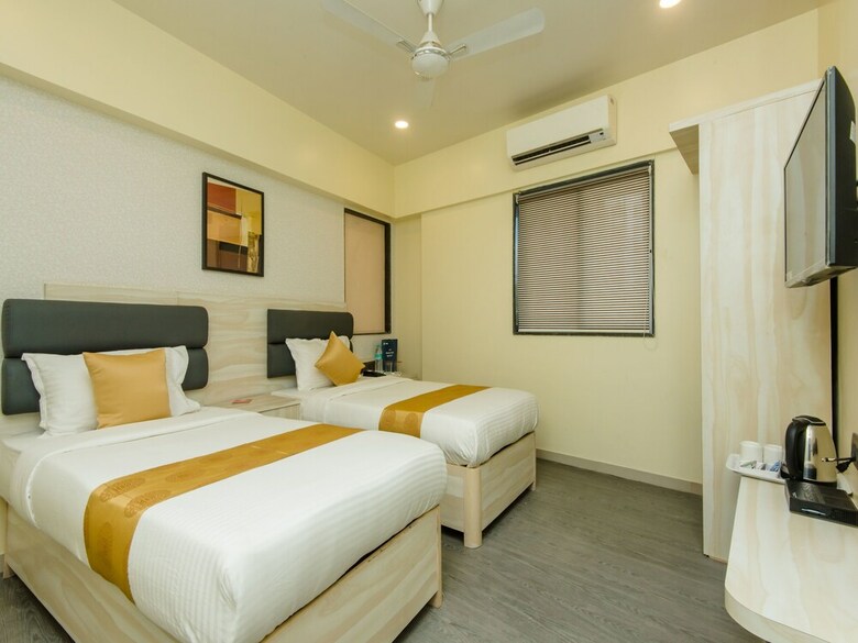 Oyo 10899 Hotel Meadow Inn