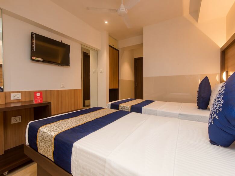 Oyo 10649 Hotel Mourya Residency