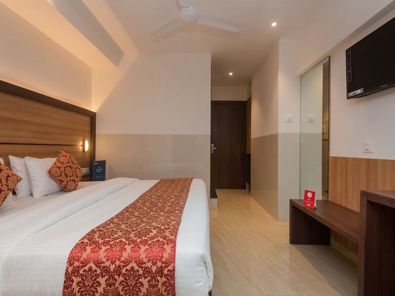 Oyo 10649 Hotel Mourya Residency