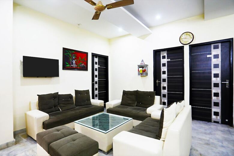 Oyo 9382 Hotel Homestay