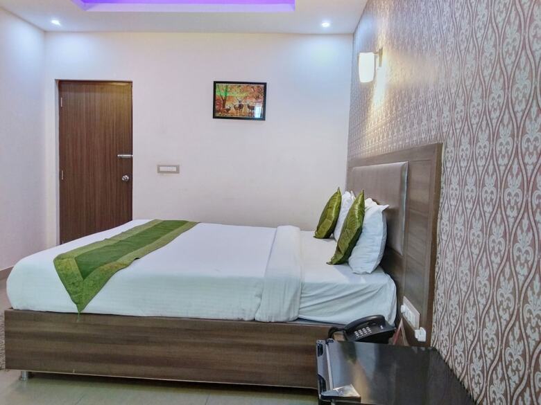 Oyo 10533 Hotel Victory Grand
