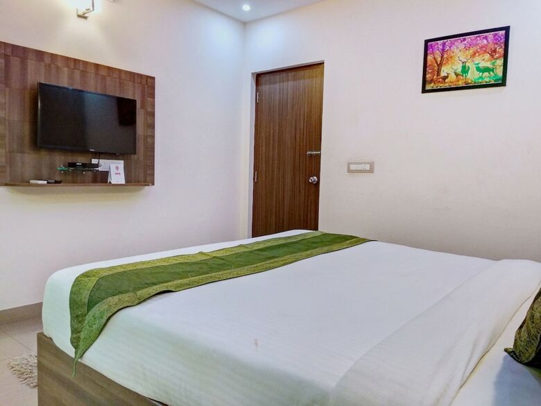 Oyo 10533 Hotel Victory Grand