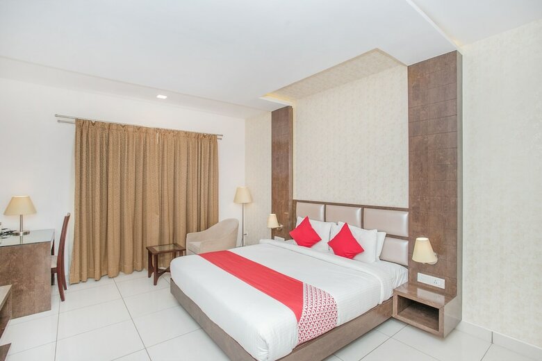Oyo 6593 West Fort Hotel