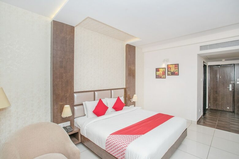 Oyo 6593 West Fort Hotel