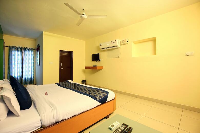 Oyo 4256 Hotel Rajmahal