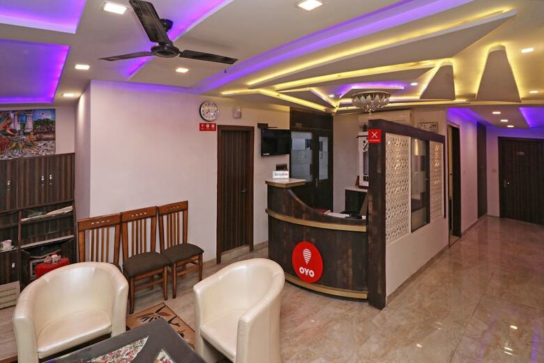 Hotel Oyo 11648 Cp Residency