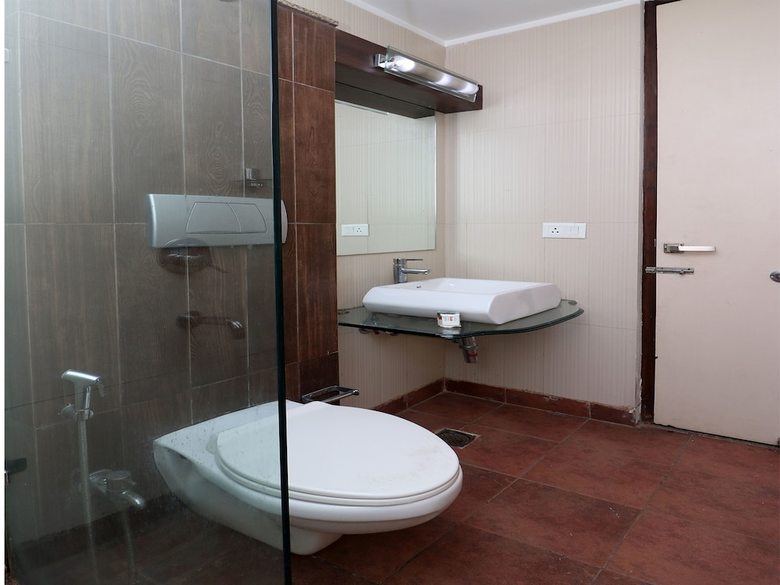 Oyo 10584 Hotel Just Stay