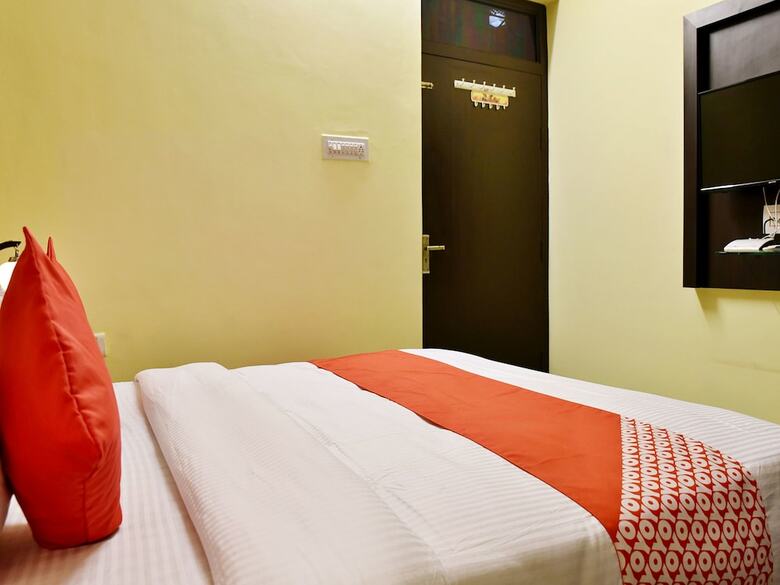 Hotel Malhotra