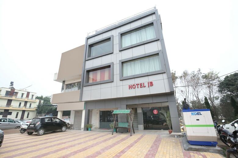 Oyo 10832 Hotel Jb 2