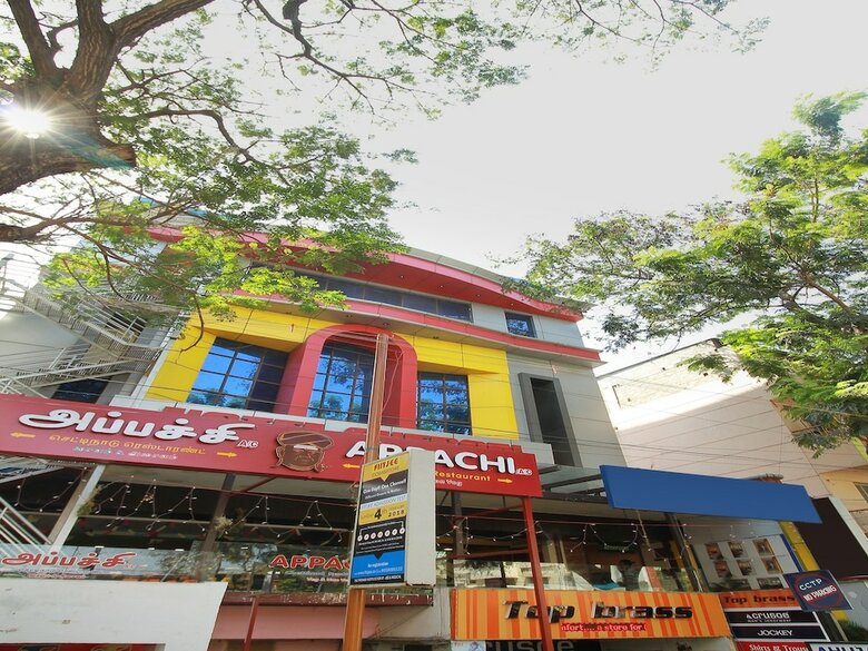 Oyo 10551 Hotel Rj Grand