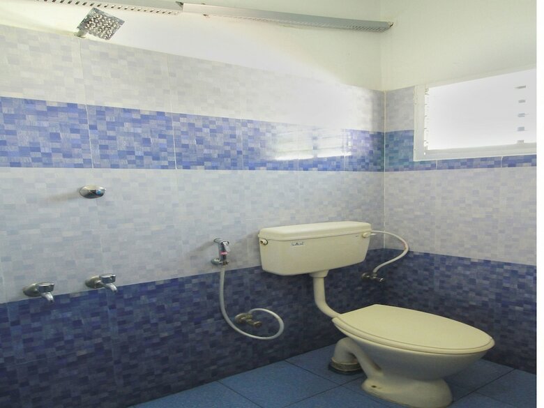 Oyo 10551 Hotel Rj Grand