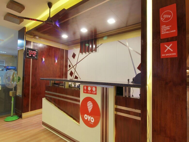 Oyo 10551 Hotel Rj Grand