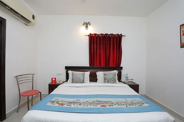 Hotel Oyo 10500 Royal Awadh