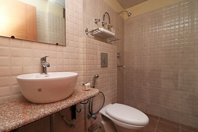 Hotel Oyo 10664 Aone Inn