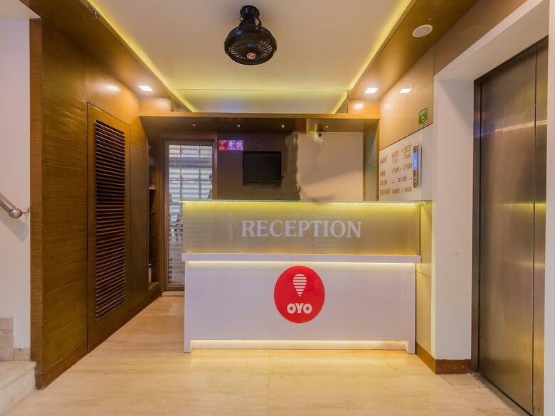 Oyo 6421 Hotel Aura