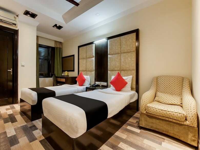 Oyo 7075 Hotel Oakland