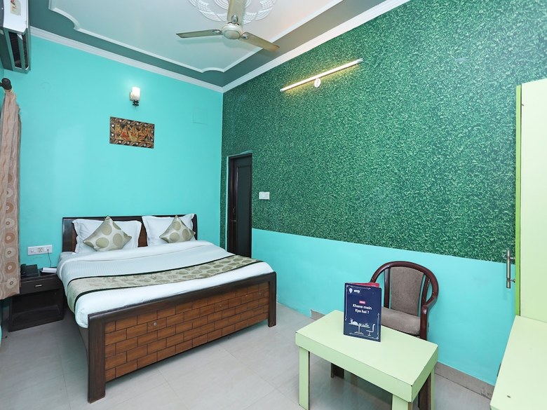 Oyo 11312 Hotel Aero Capitol