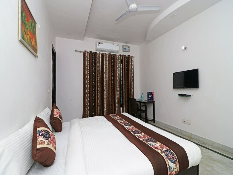 Oyo 11533 Hotel Green View