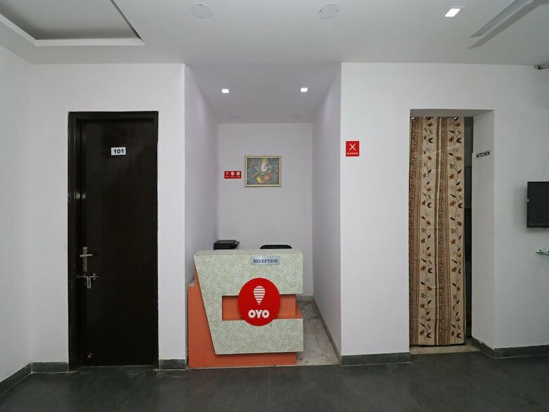 Oyo 11533 Hotel Green View