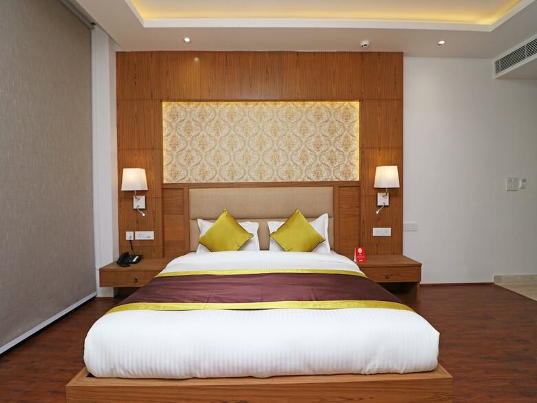 Oyo 10824 Hotel Star Suites