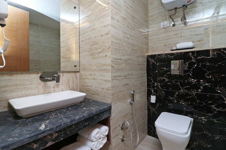 Oyo 10824 Hotel Star Suites